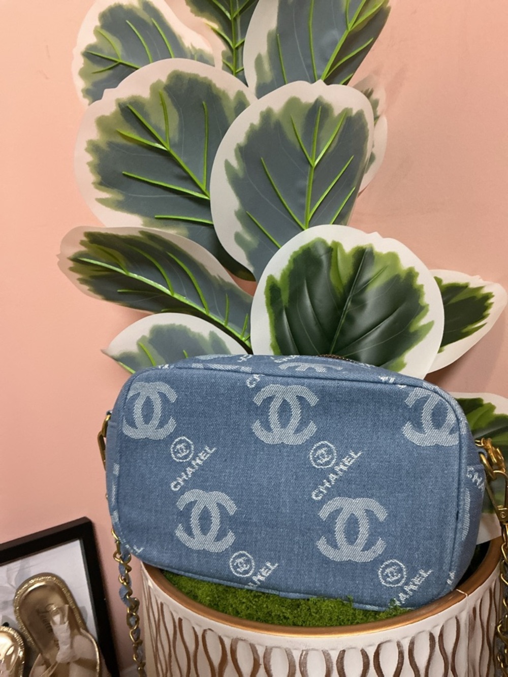 GWP CHANEL logo Blue Denim Jacquard Camera Bag with Gold Chain - Picture 3 of 6